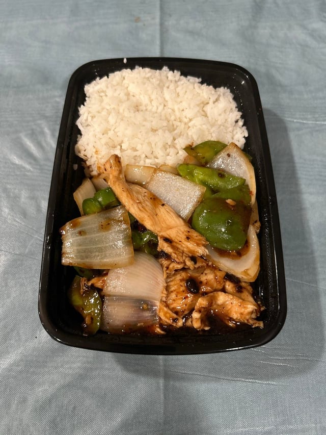 Chicken Black Bean Sauce Over Rice 豉汁鸡饭.