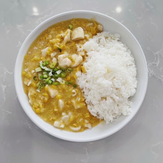 (S) Chicken with Corn Over Rice 粟米鸡粒饭.