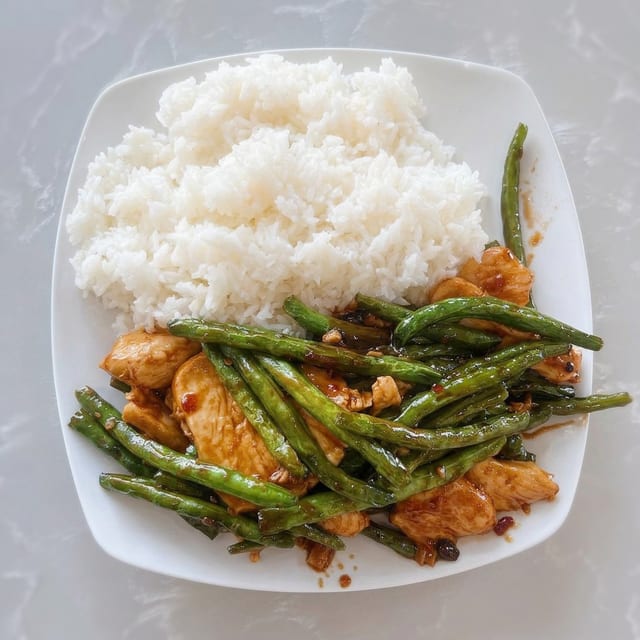 (S) (Chicken/Beef/Shrimp/Pork/Tofu) String Beans Over Rice (Spicy) 四季豆饭.