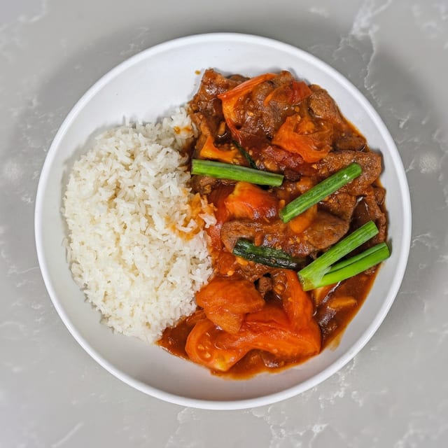 (S) Beef with Tomatoes Over Rice 番茄牛肉饭.