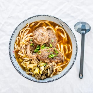 Taiwanese Beef Noodle Soup 台式牛肉面