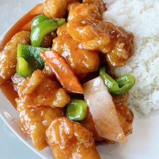 (S) Hong Kong Style Chicken w. Sweet & Sour Sauce Over Rice 港式甜酸鸡饭