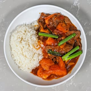(S) Beef with Tomatoes Over Rice 番茄牛肉饭